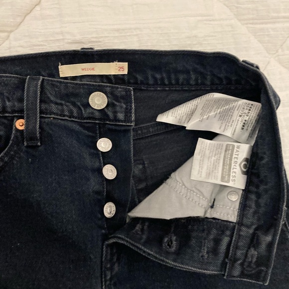 Levi’s Premium Waterless Button Fly Jeans (25) - Picture 8 of 13